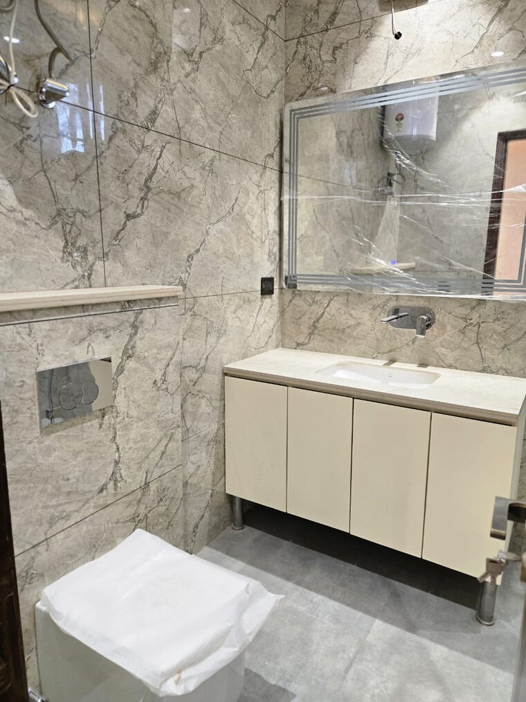 Kitchen, east-of-kailash-block-b-rwa 5 Bedroom 3600 Sq.Ft. Apartment In East Of Kailash Delhi 9666547