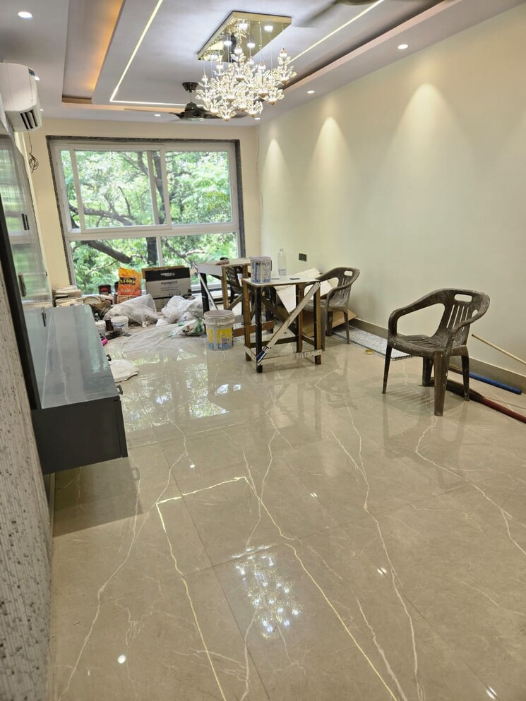 Gym, east-of-kailash-block-b-rwa 5 Bedroom 3600 Sq.Ft. Apartment In East Of Kailash Delhi 9666547