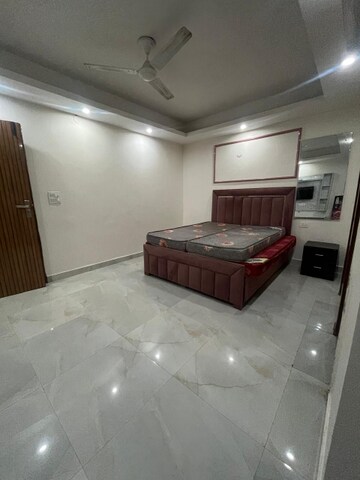 Bedroom in 1.5 BHK Builder Floor at Vipul Agora, Sector 28 – for Rent
