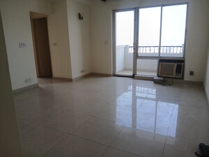 Room in 2 BHK Apartment at DLF Regency Park I, Dlf Phase iv – for Rent