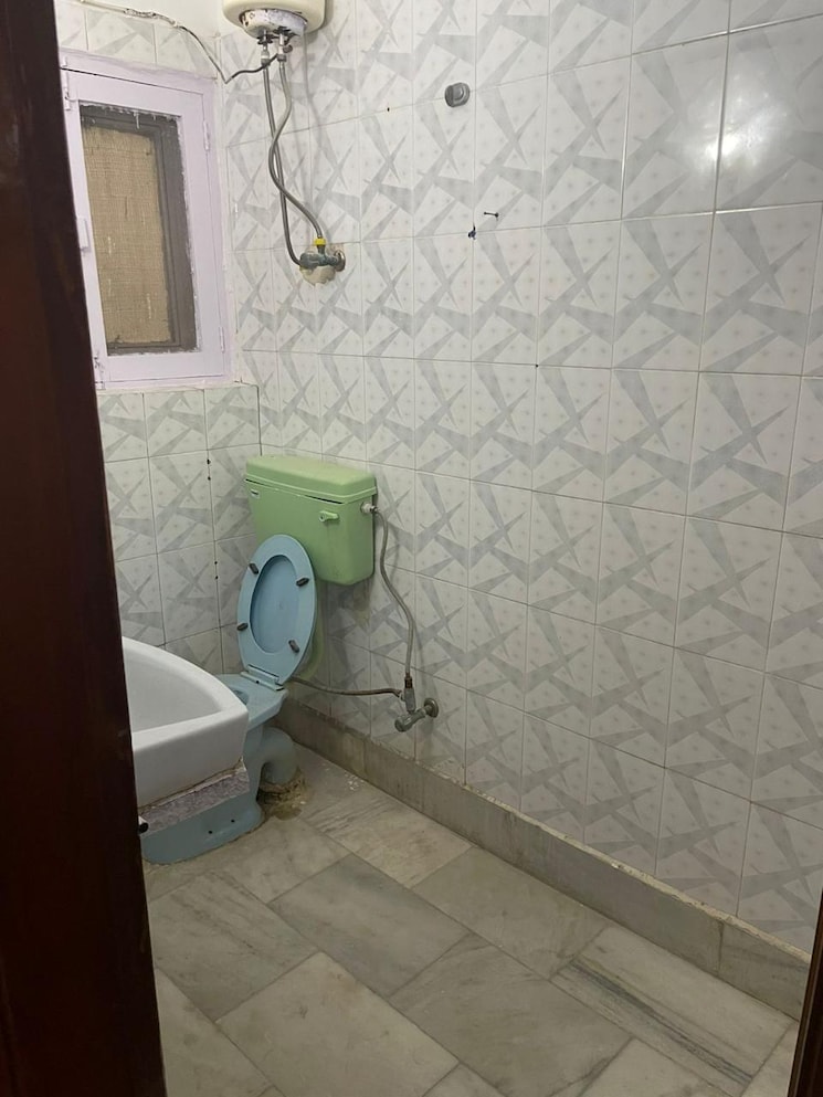 Bathroom, sector 168 3 Bedroom 50 Sq.Yd. Builder Floor In Sector 168 Noida 9666584