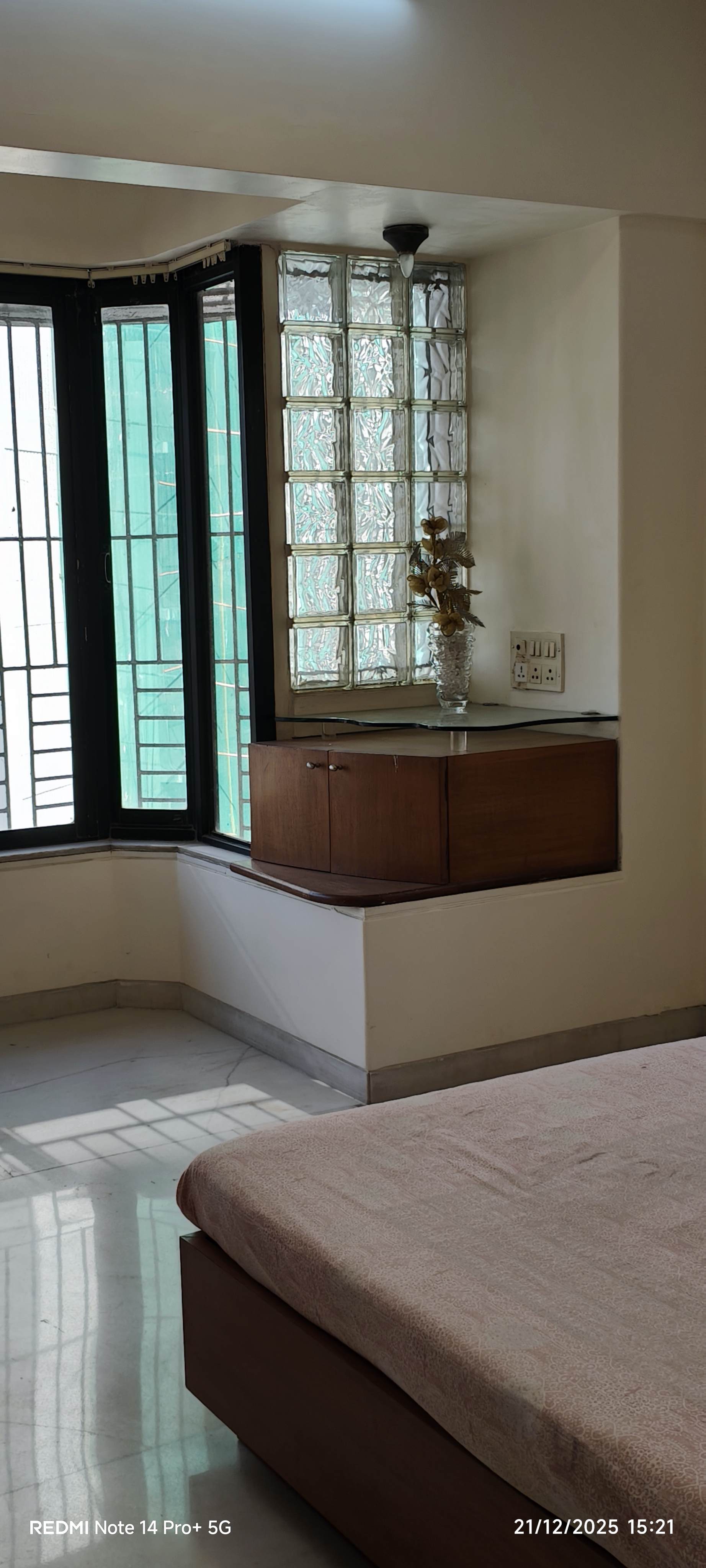 2 BHK + Pooja Room 1000 Sq.Ft. Apartment in Movie Tower