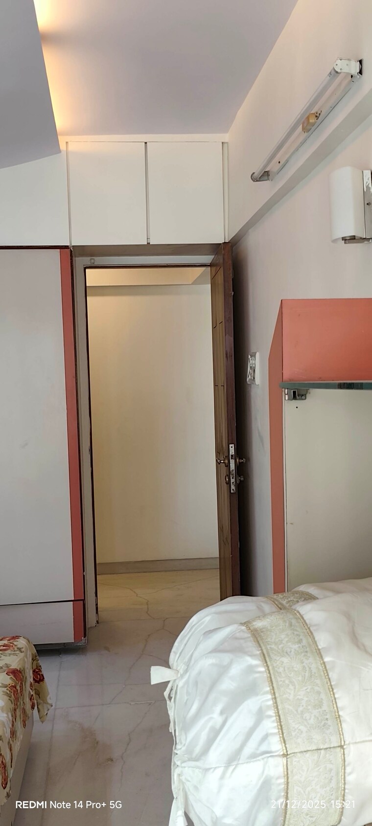 Room, movie-tower 2 Bedroom 1000 Sq.Ft. Apartment In Andheri West Mumbai 9666597