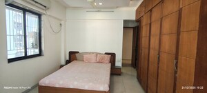 Bedroom in 2 BHK Apartment at Movie Tower, Andheri West – for Rent