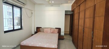 Bedroom in 2 BHK Apartment at Movie Tower, Andheri West – for Rent
