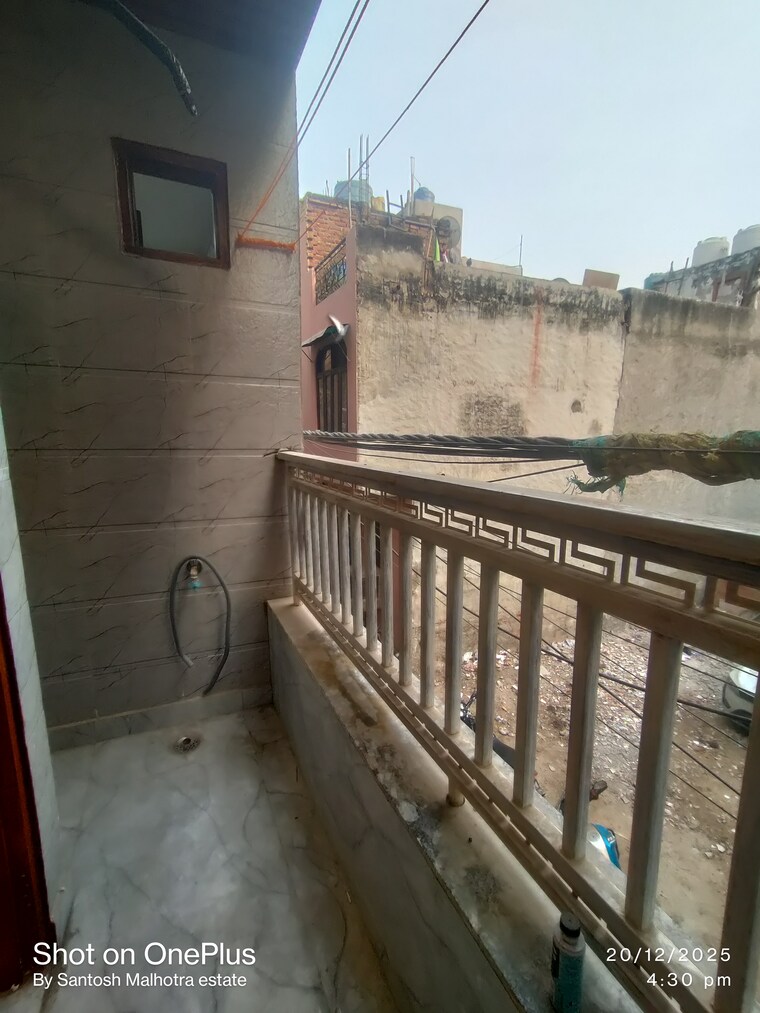 Balcony, dwarka mor 2 Bedroom 65 Sq.Yd. Builder Floor In Dwarka Mor Delhi 9666618