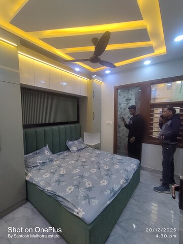 Master Bedroom in 2 BHK Builder Floor at Dwarka Mor – for Rent
