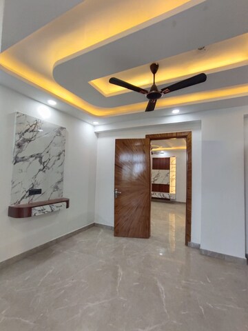 Room in 2 BHK Builder Floor at Sunshine Apartments Sector 73, Sector 73 – for Sale