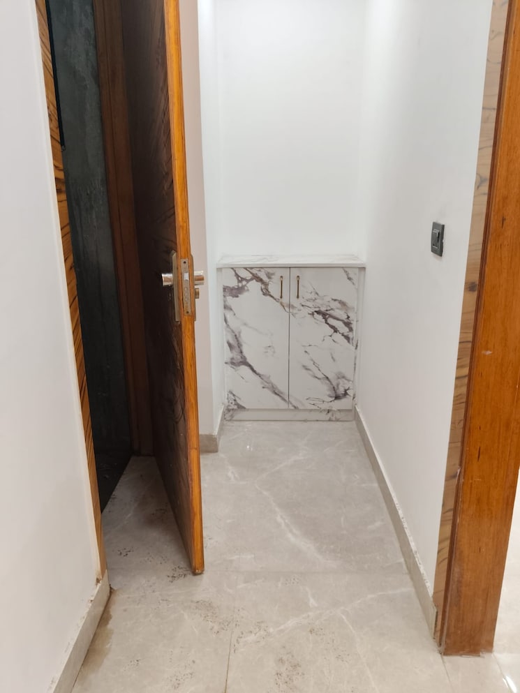 Room, sunshine-apartments-sector-73 2 Bedroom 1100 Sq.Ft. Builder Floor In Sector 73 Noida 9666617