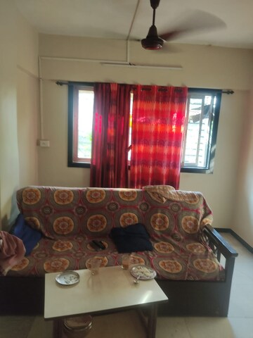 Living Room in 1.5 BHK Apartment at Viman Darshan CHS, Andheri East – for Rent