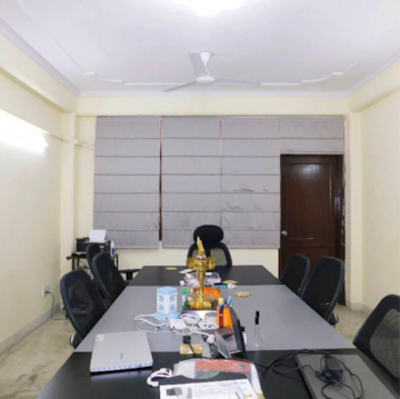 Team Area in 3 BHK Builder Floor at Hauz Khas – for Rent