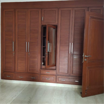 Room in 3 BHK Builder Floor at Hauz Khas – for Rent