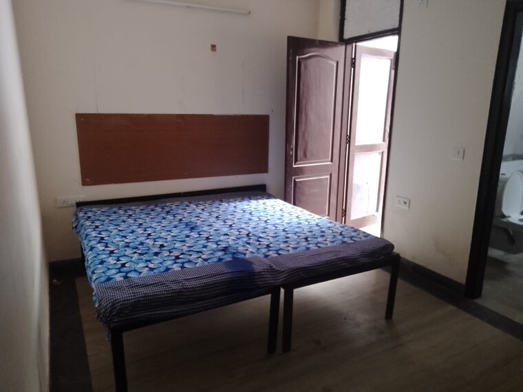 Bedroom, sector 168 4 Bedroom 160 Sq.Yd. Builder Floor In Sector 168 Noida 9666625