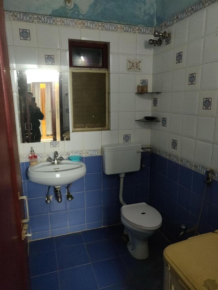 Bathroom, harihar singh road 4 Bedroom 2100 Sq.Ft. Penthouse In Harihar Singh Road Ranchi 9666642