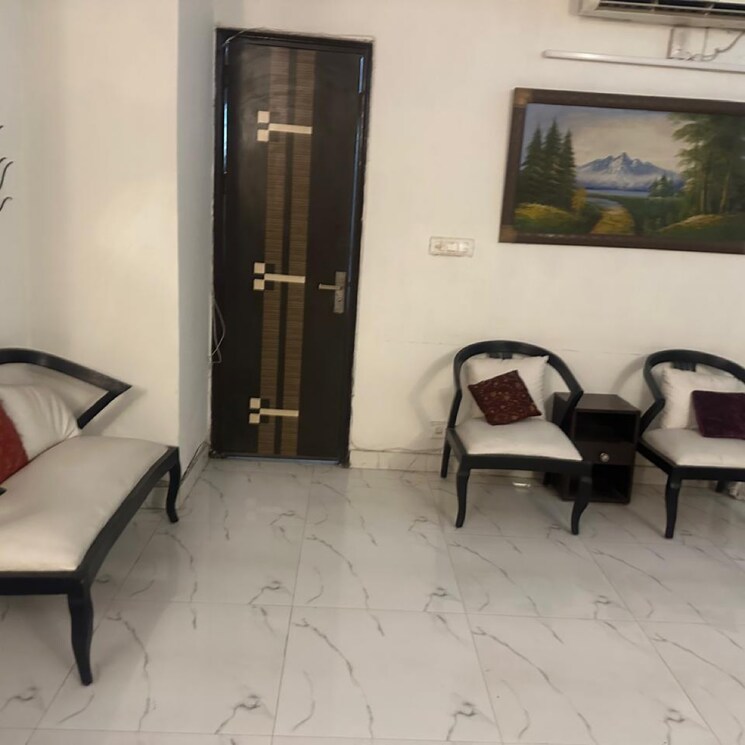  Parking, east of kailash 3 Bedroom 1800 Sq.Ft. Independent House In East Of Kailash Delhi 9666646