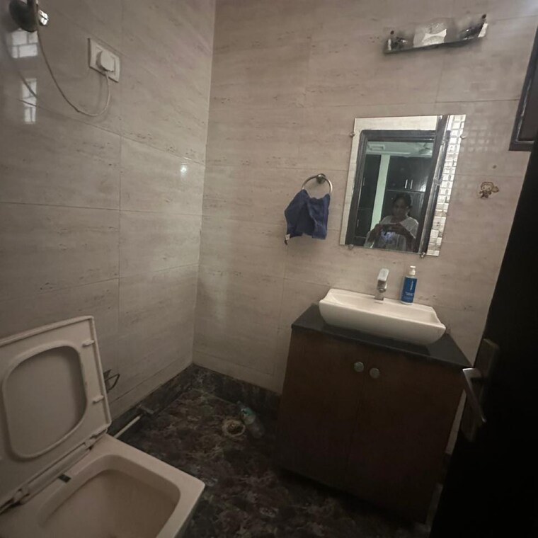 Bathroom, east of kailash 3 Bedroom 1800 Sq.Ft. Independent House In East Of Kailash Delhi 9666646