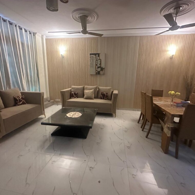 Team Area, east of kailash 3 Bedroom 1800 Sq.Ft. Independent House In East Of Kailash Delhi 9666646