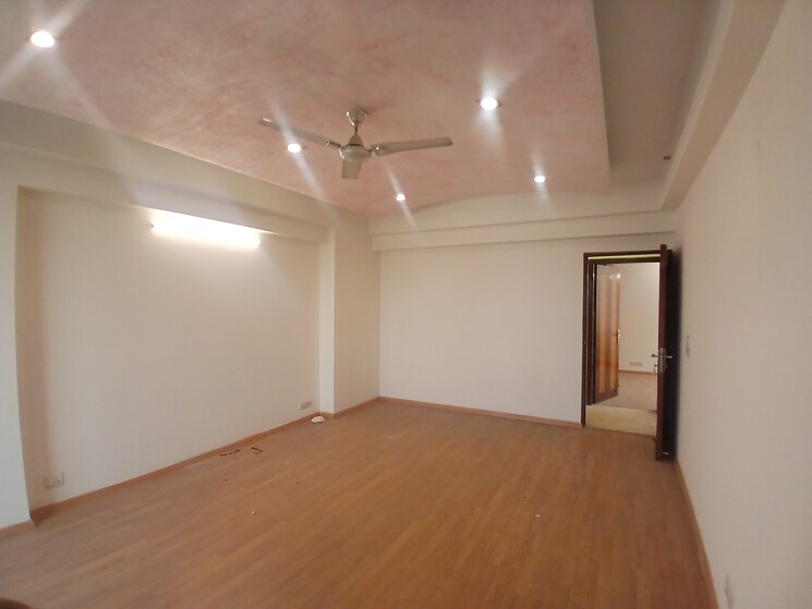 Room, dlf-the-royalton-tower 4 Bedroom 3115 Sq.Ft. Apartment In Dlf Phase V Gurgaon 9666649