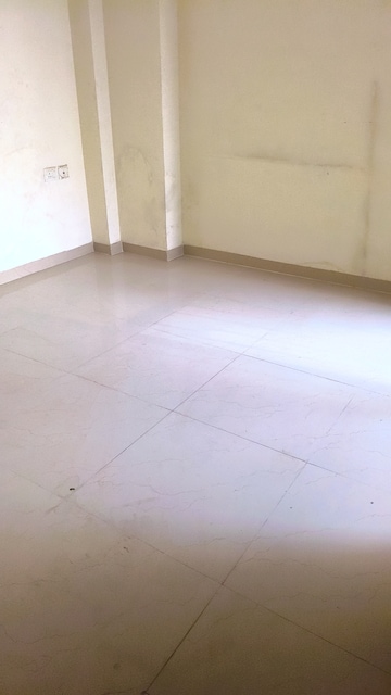 Room in 3 BHK Apartment at Windsor Paradise 2, Raj Nagar Extension – for Sale