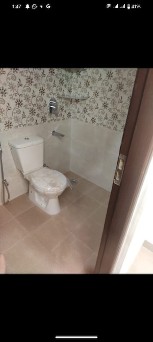 Master Bedroom in 2 BHK Builder Floor at Sector 26 – for Rent