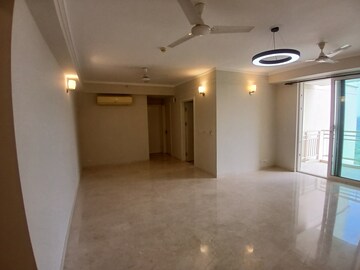 Room in 3 BHK Apartment at Parsvnath Exotica, Sector 53 – for Rent