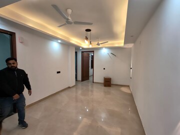 Room in 2 BHK Builder Floor at Saket – for Rent
