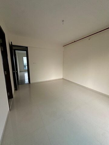 Room in 4 BHK Apartment at Lodha Sterling, Kolshet Road – for Sale