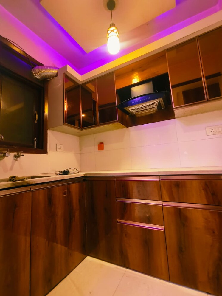 Kitchen, dwarka mor 3 Bedroom 900 Sq.Ft. Builder Floor In Dwarka Mor Delhi 9666688