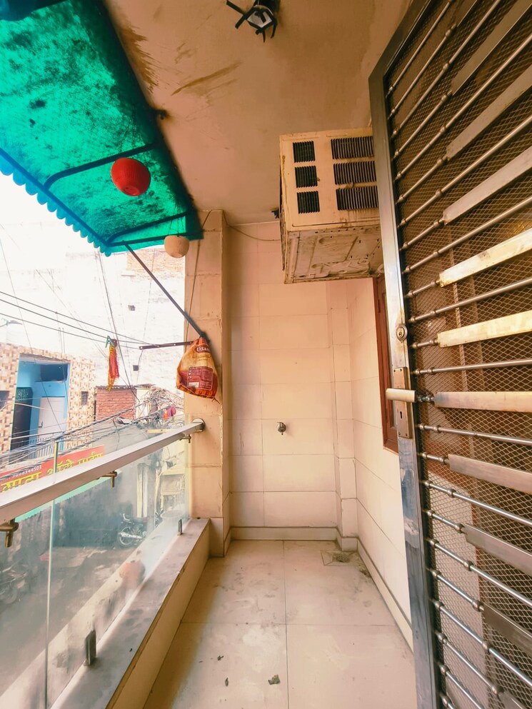 Balcony, dwarka mor 3 Bedroom 900 Sq.Ft. Builder Floor In Dwarka Mor Delhi 9666688