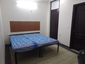 Bedroom in 5 BHK Builder Floor at Sector 120 – for Rent