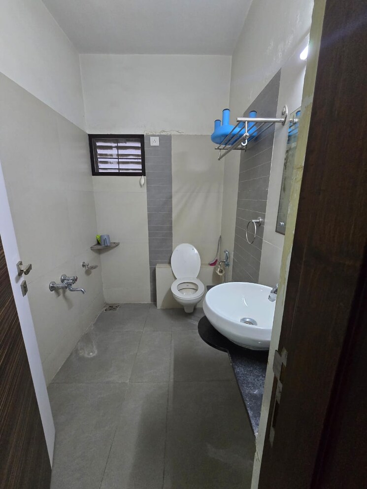 Bathroom, sama savli road 4 Bedroom 1900 Sq.Ft. Independent House In Sama Savli Road Vadodara 9666738