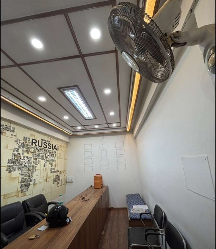 Team Area, hazratganj Commercial Office Space 110 Sq.Ft. In Hazratganj Lucknow 9666762