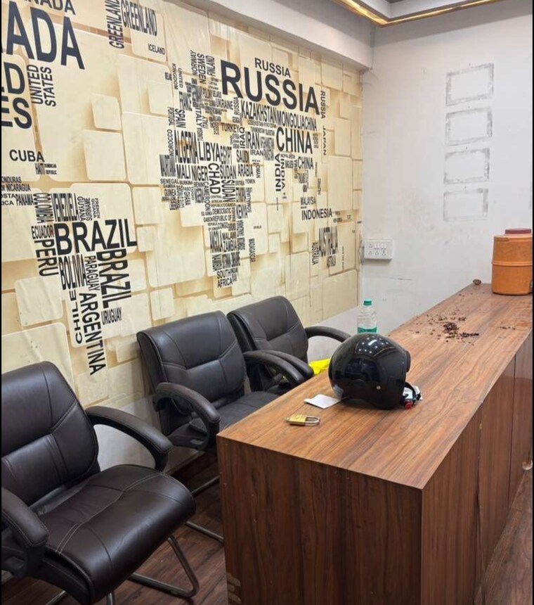 Team Area, hazratganj Commercial Office Space 110 Sq.Ft. In Hazratganj Lucknow 9666762