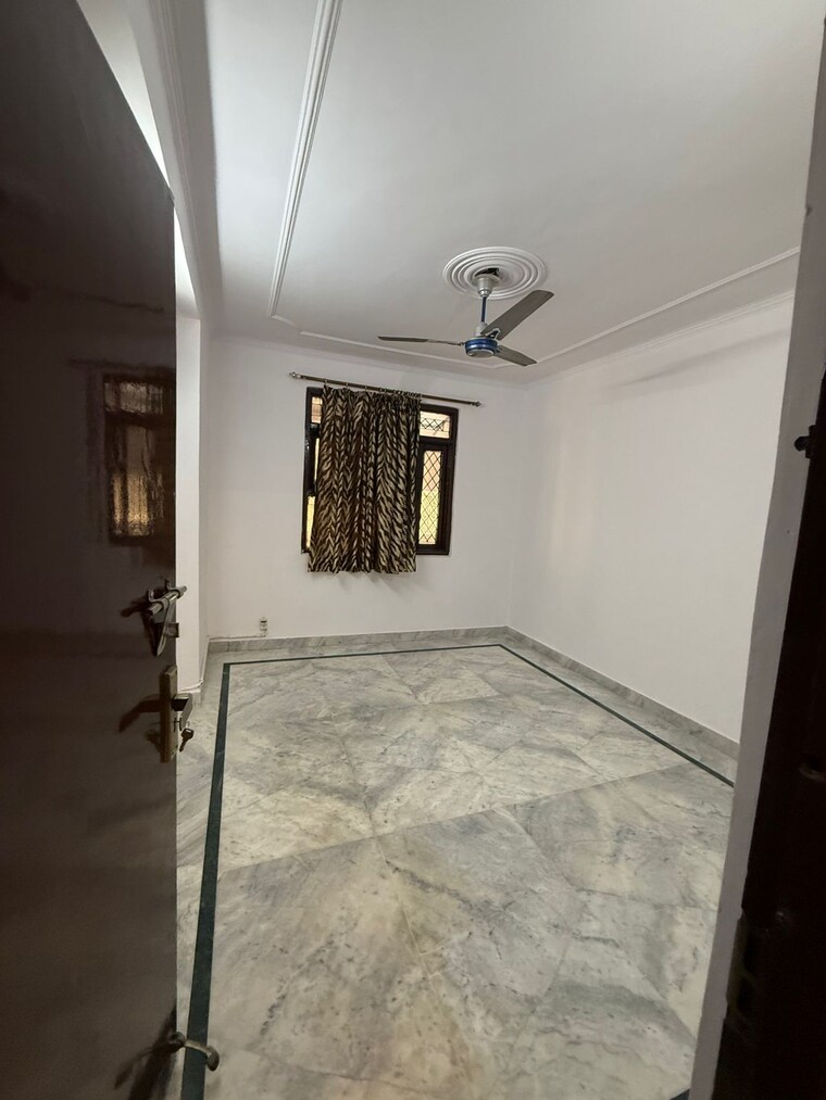 Room, lado sarai 3 Bedroom 1200 Sq.Ft. Builder Floor In Lado Sarai Delhi 9666765
