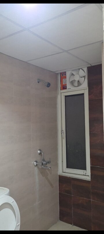 Bathroom in 2.5 BHK Apartment at Mahagun Mantra II, Sector 10 Greater Noida – for Rent