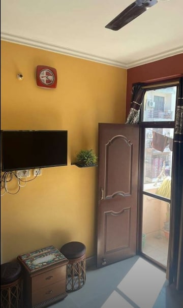 3 BHK Villa – Entrance View at Hazratganj - for Sale