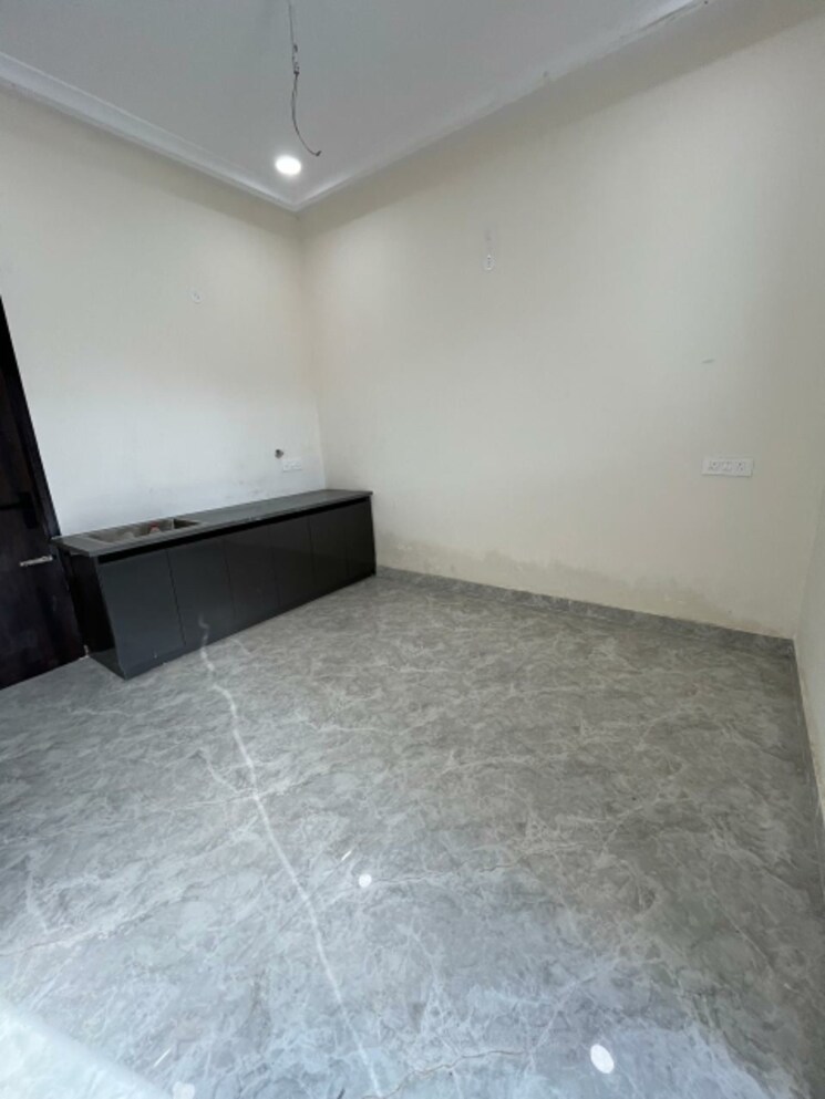 Room, sector 124 3 Bedroom 112 Sq.Yd. Independent House In Sector 124 Mohali 9666798