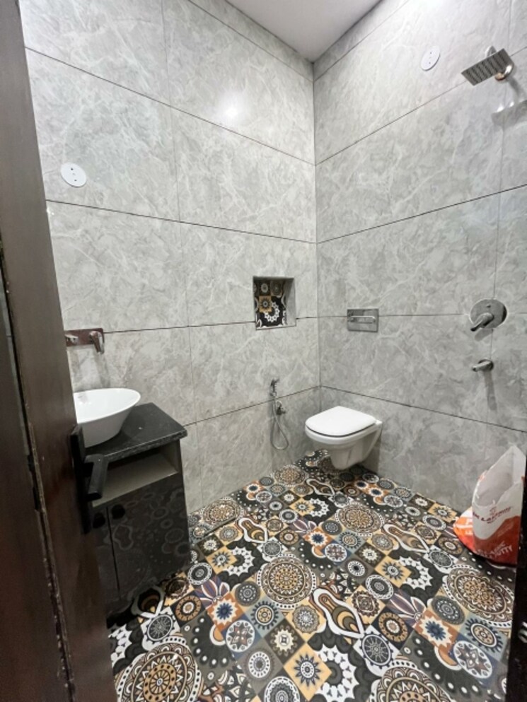 Bathroom, sector 124 3 Bedroom 112 Sq.Yd. Independent House In Sector 124 Mohali 9666798