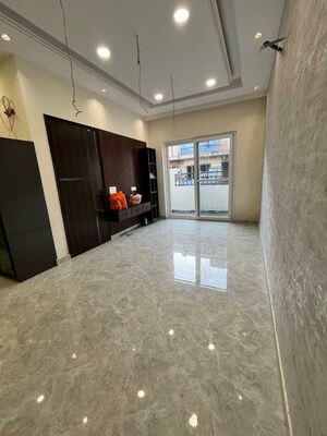 Room in 3 BHK Independent House at Sector 124 – for Sale