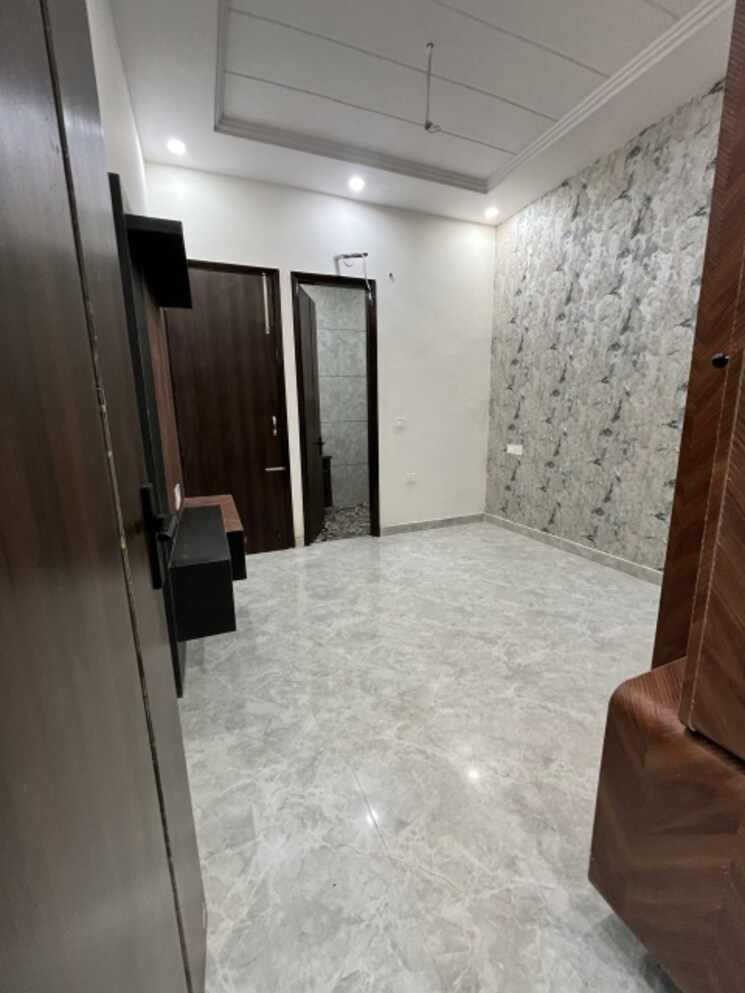 Room, sector 124 3 Bedroom 112 Sq.Yd. Independent House In Sector 124 Mohali 9666798