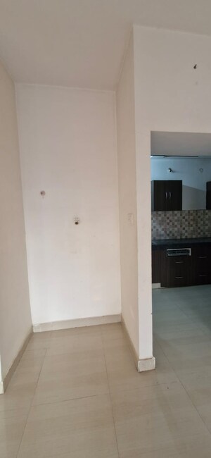 Room in 2 BHK Builder Floor at Kondapur – for Rent