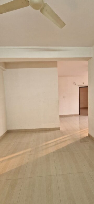 Room in 2 BHK Builder Floor at Kondapur – for Rent
