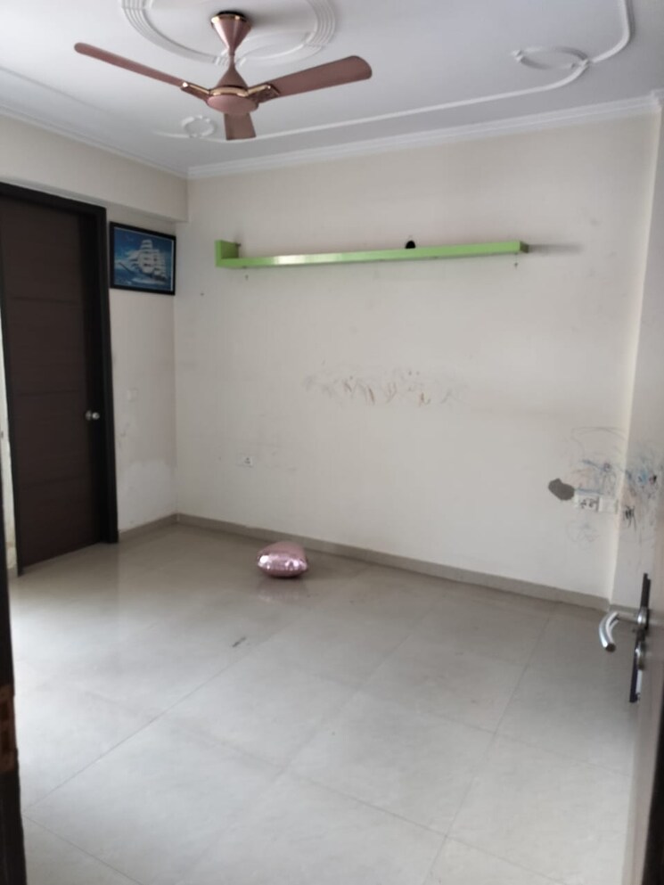 Room, nirala-estate 3.5 Bedroom 1870 Sq.Ft. Apartment In Tech Zone 4 Greater Noida Greater Noida 9666839