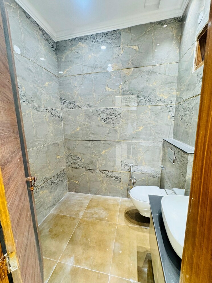 Bathroom, sunny enclave 4 Bedroom 103 Sq.Yd. Independent House In Sunny Enclave Mohali 9666847