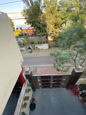 Room in  Pg at Vibhuti Khand – for Rent