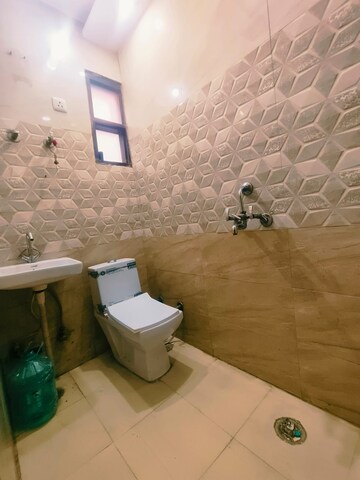 Attached Bathroom in 2 BHK Builder Floor at Dwarka Mor – for Rent