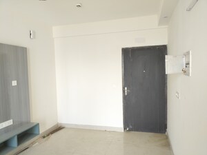 Room in 2.5 BHK Apartment at Signature Global Golf Greens, Sector 79 – for Sale