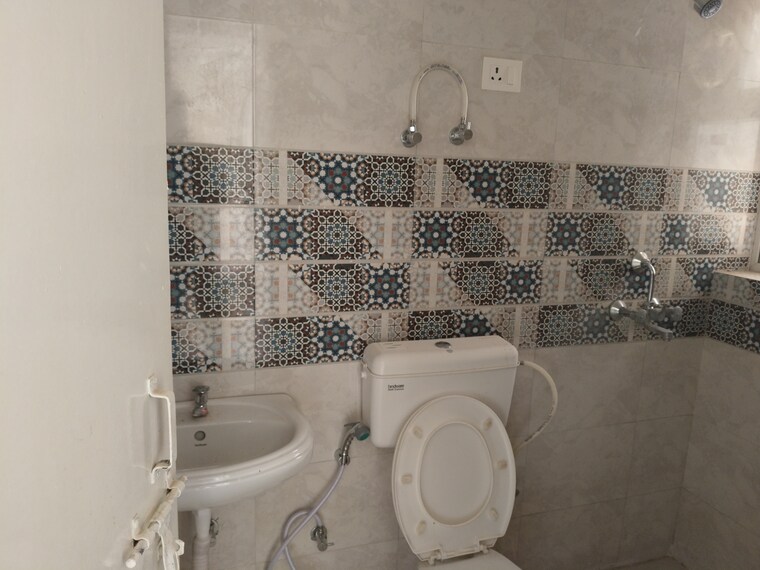 Bathroom, signature-global-golf-greens 2.5 Bedroom 638 Sq.Ft. Apartment In Sector 79 Gurgaon 9666863