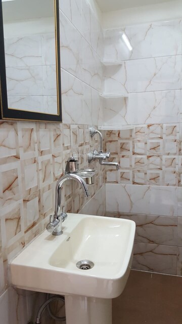 Bathroom in Studio Builder Floor at Suncity Township Gurgaon, Sector 54 – for Rent