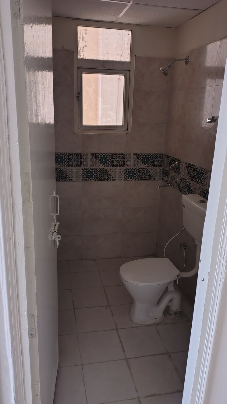 Bathroom, signature-global-prime 3 Bedroom 600 Sq.Ft. Apartment In Sector 63a Gurgaon 9666867